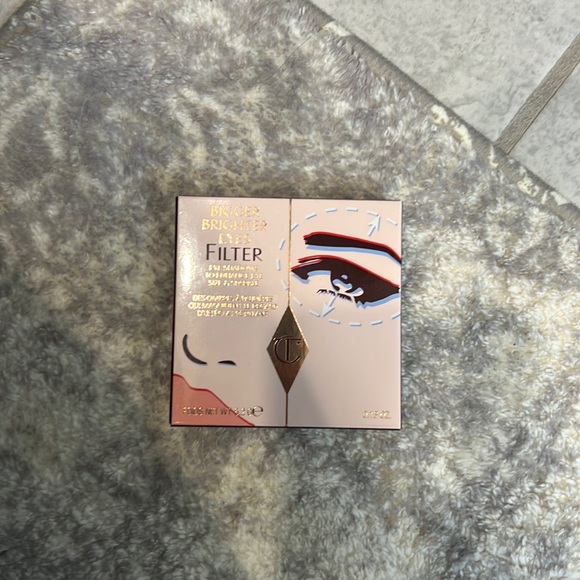 Bigger Brighter Eyes Eyeshadow Palette
CHARLOTTE TILBURY